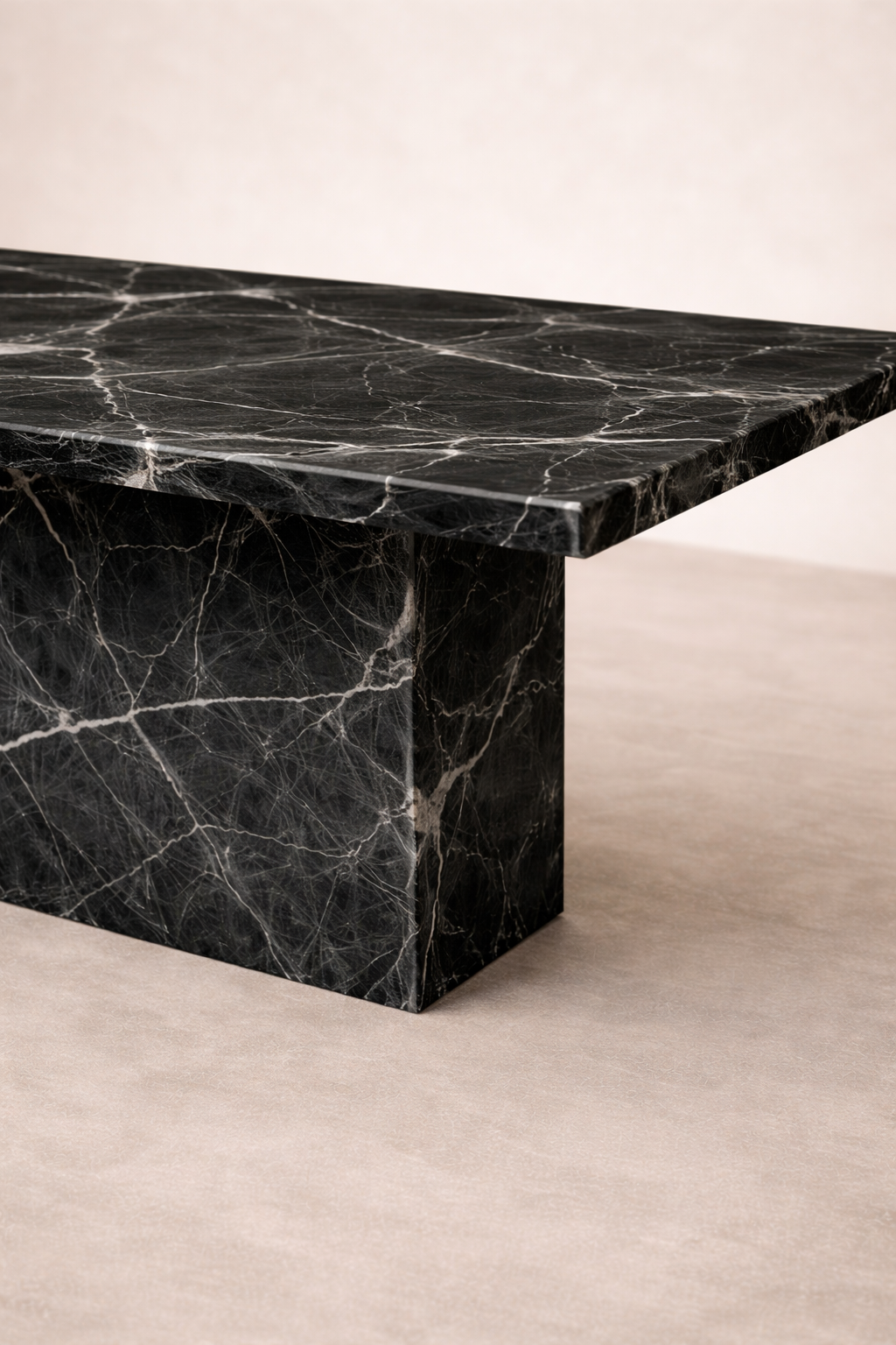 The Marlborough in Nero Marquina